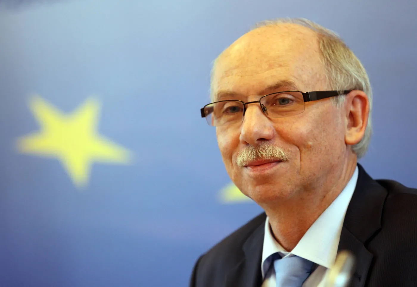 Brytyjczycy ostro krytykują Janusza Lewandowskiego. Prowokuje bogate kraje