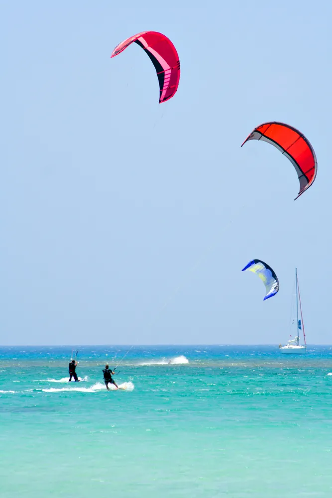 960830-kite-surfing.jpg