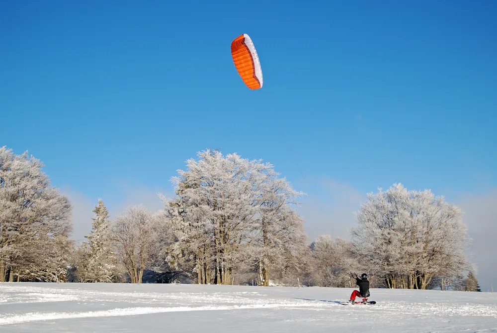 960910-snow-kiting.jpg