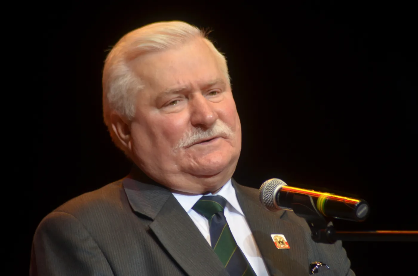 Wałęsa: Straciłem przez gejów pieniądze, wystawię im za to rachunek
