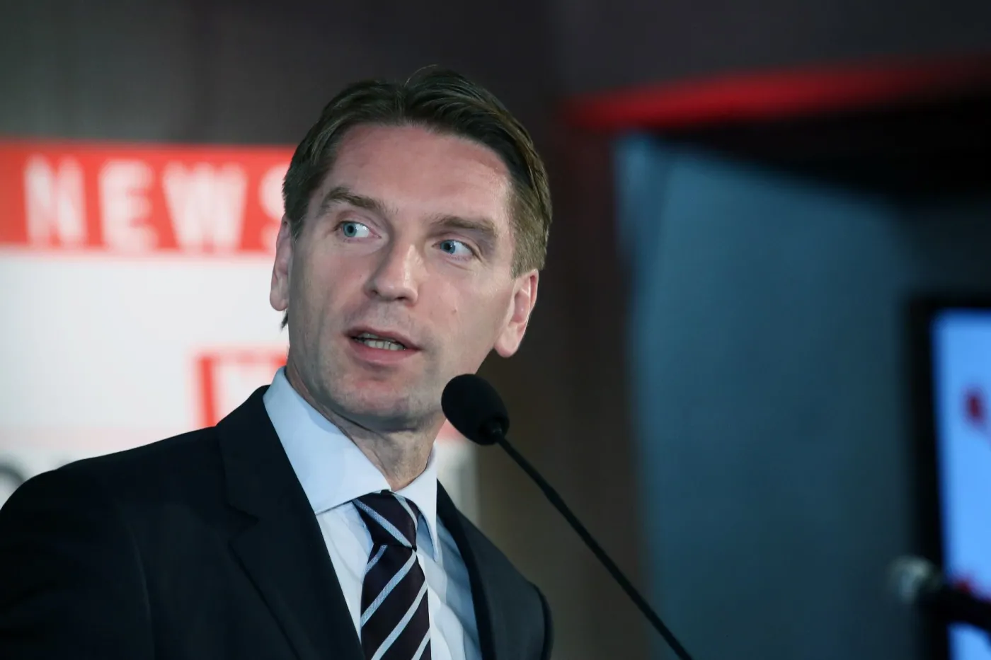 Komisja Etyki Reklamy: Tomasz Lis pijący napój to nie reklama