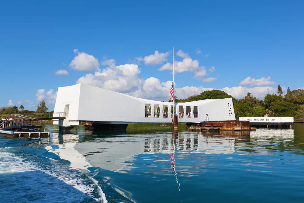 1566705-uss-arizona.jpg