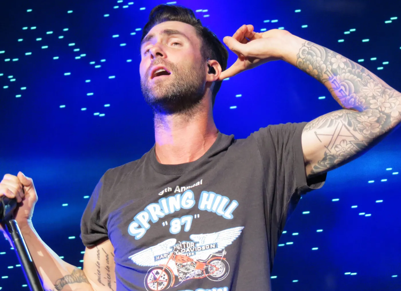 1607460-maroon-5.jpg