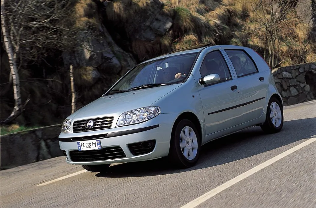 1631306-fiat-punto.jpg