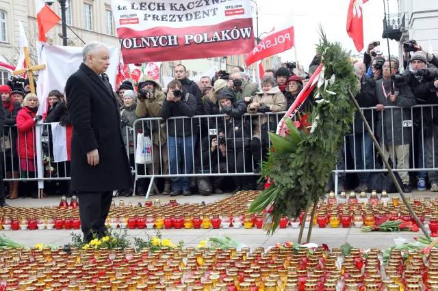 Rocznica katastrofy smoleńskiej: co trzeci Polak wierzy w zamach