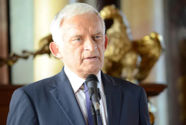 Buzek ostro krytykuje Rostowskiego za "pełne insynuacji i skandaliczne" słowa o Balcerowiczu