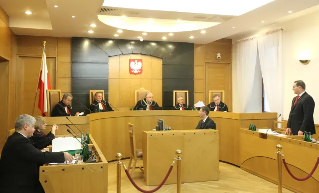 TK: Przepisy zmuszające emerytów do zwalniania się z pracy są niekonstytucyjne