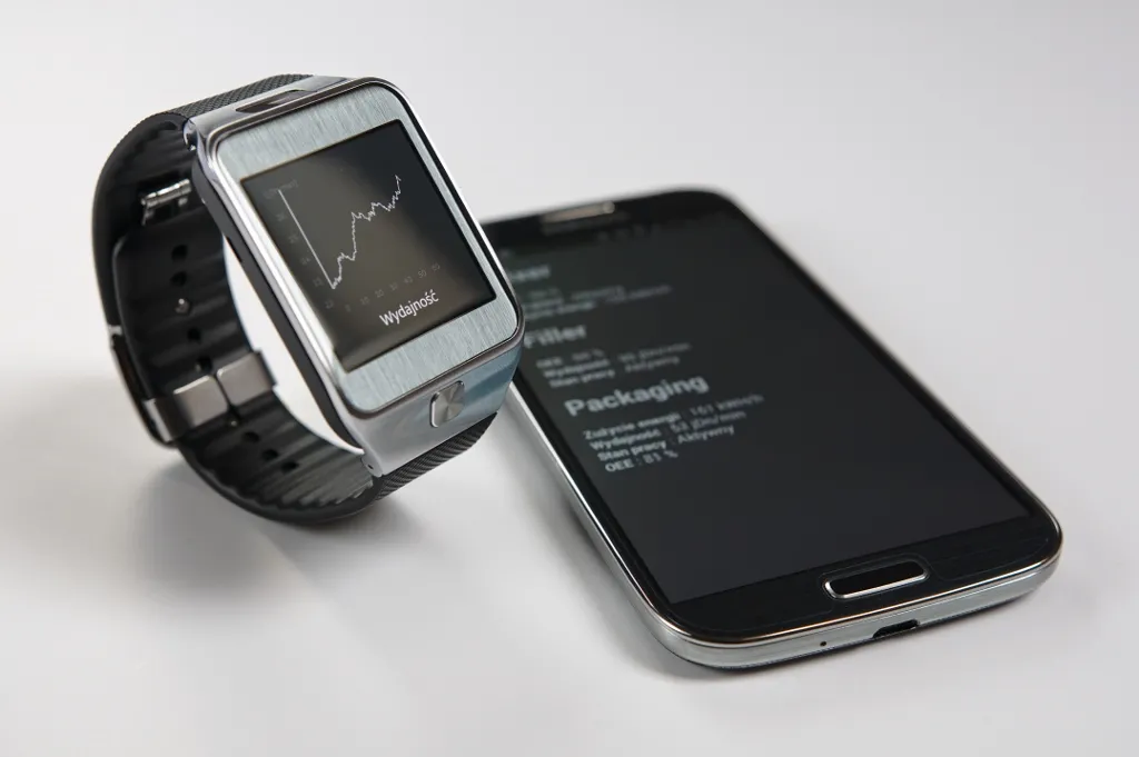 Smartwatch nie tylko zabawy. Może monitorować stan maszyn i zużycie energii w fabrykach