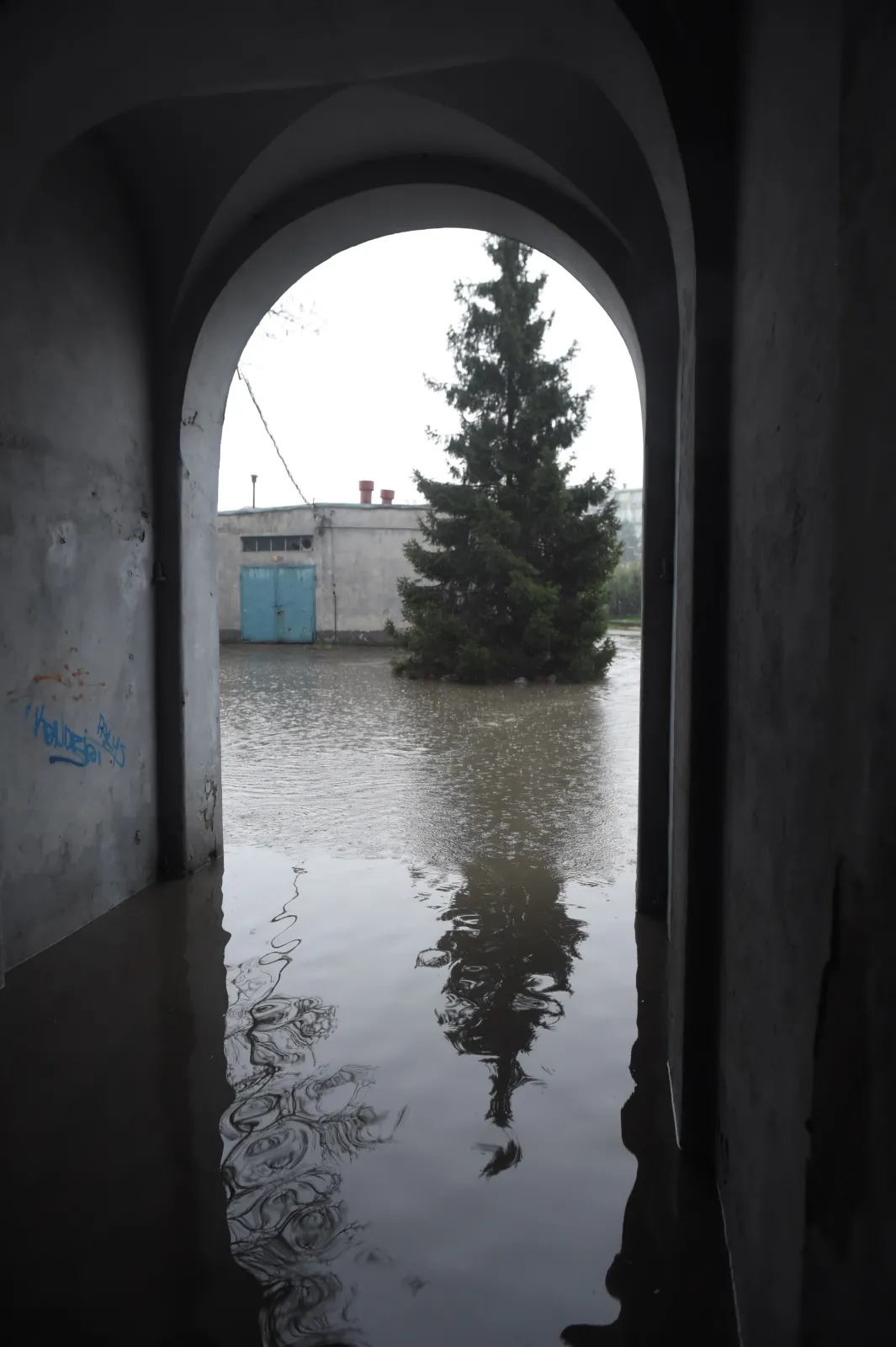 Nawałnica nad Brzezinami. 50 budynków podtopionych