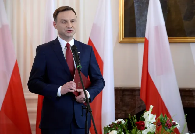 Duda: Przywrócę Polakom godność