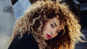 "Feline" Elli Eyre: Pop, neo soul i rhytm and blues na jednym krążku