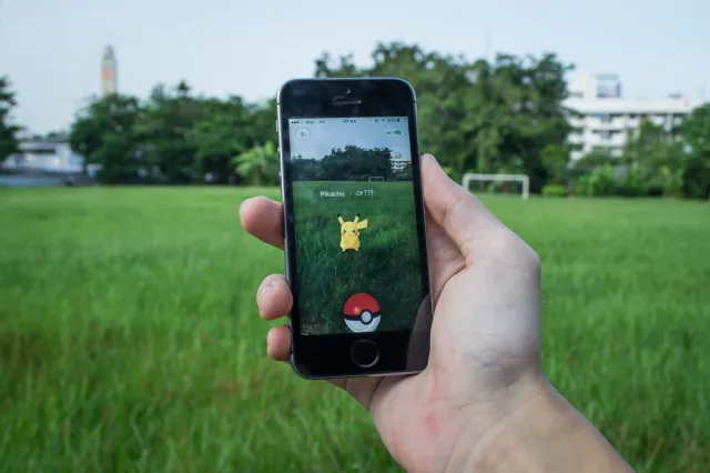 Firmy łapią łapaczy pokemonów