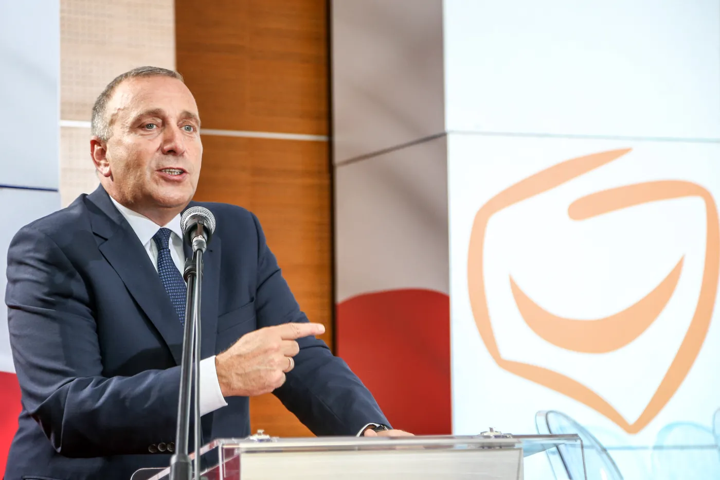 Schetyna: Komisja weryfikacyjna ws reprywatyzacji to powielenie pomysłu PO