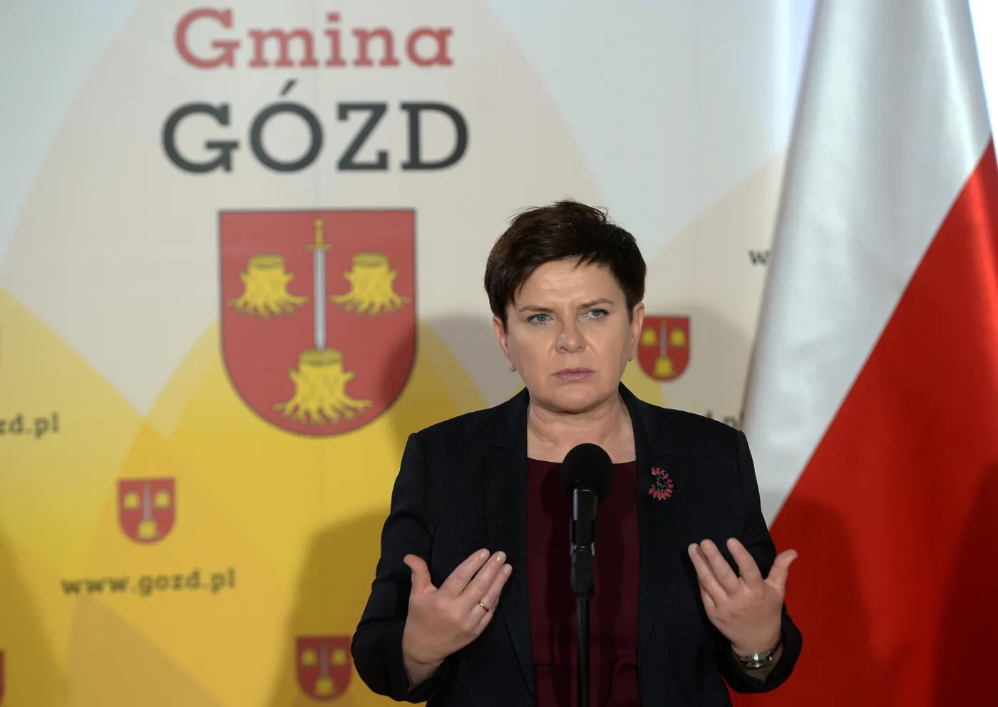 Premier: Rozpoczęliśmy przywracanie urzędów pocztowych w małych miejscowościach. Dają one poczucie bezpieczeństwa