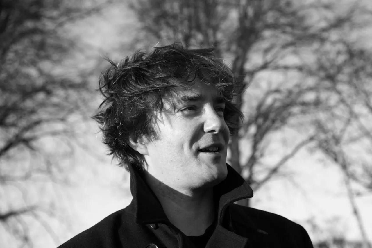 Dylan Moran z "Off the Hook" w klubie Stodoła
