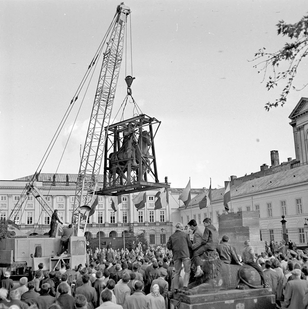 Czemu ta rzeźba służy. Dlaczego stawiamy pomniki?