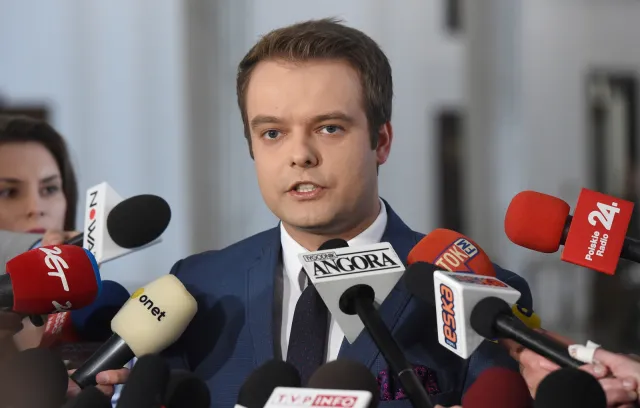 Bochenek: PO deklarowała, iż przyjmie de facto każdą ilość imigrantów islamskich