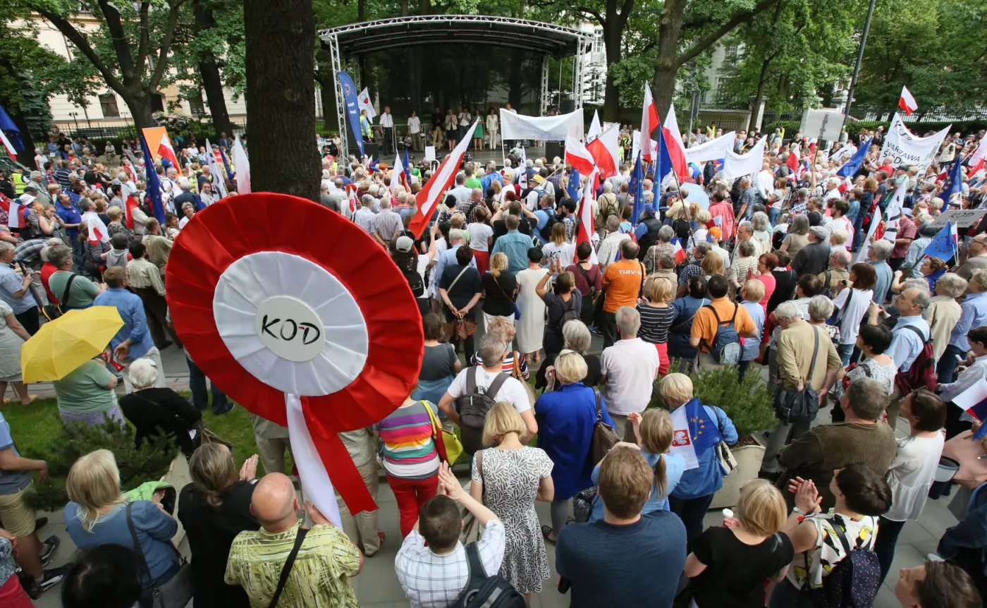 Policja wyjaśnia okoliczności incydentu podczas marszu KOD-u w Radomiu