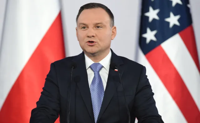 Opozycja: Decyzja o wecie RIO to pozytywne zaskoczenie; Jackowski: Prezydent nie jest notariuszem tego co robi PiS
