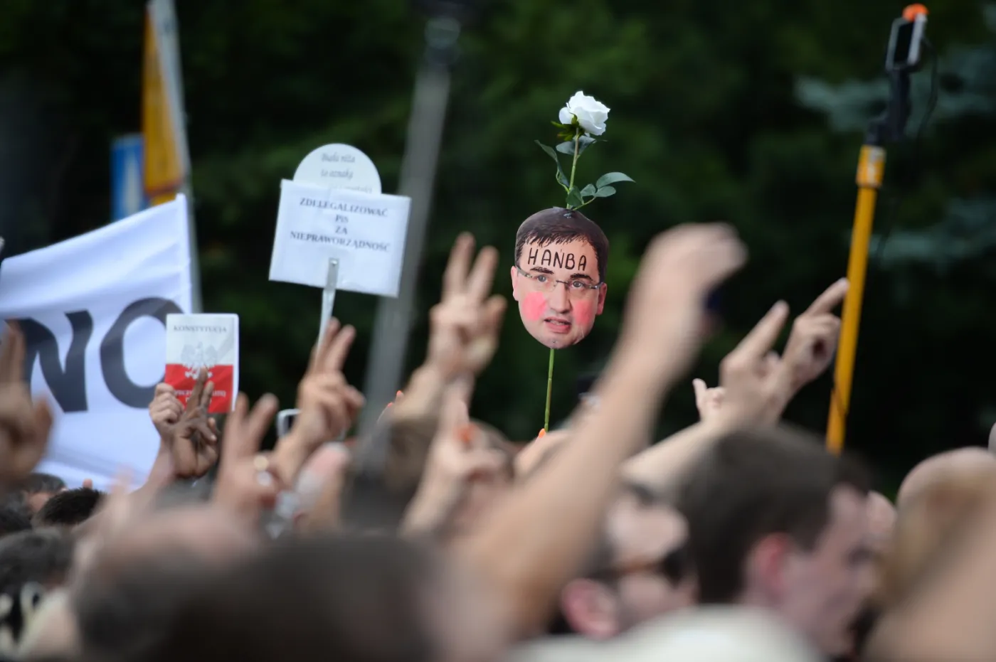 3021980-kod-protest.jpg
