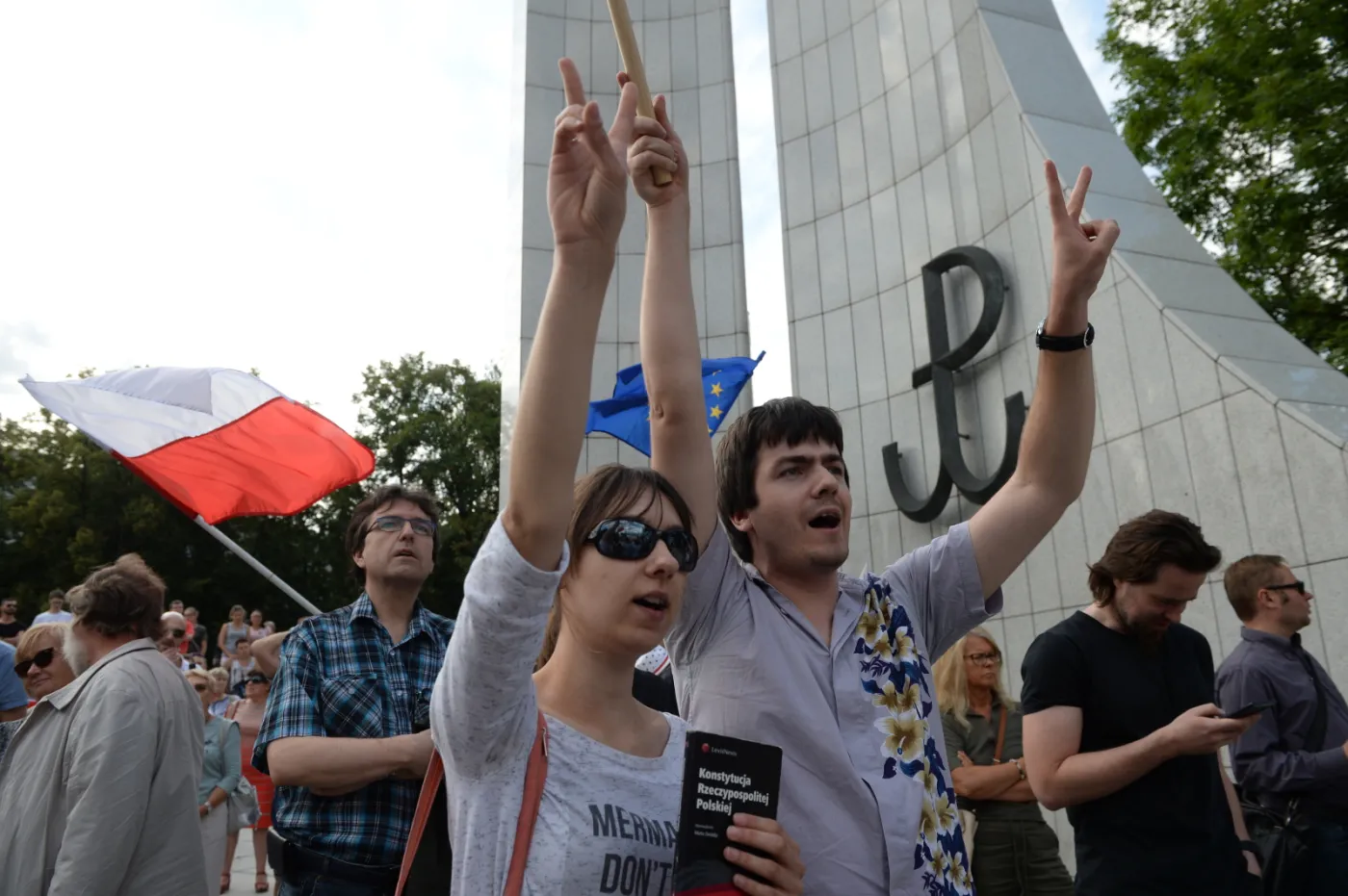 3022044-protest-kod.jpg