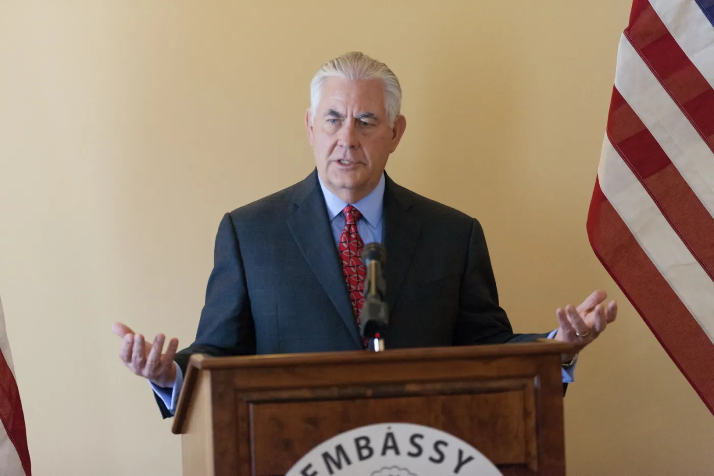 Tillerson: do 1 września USA odpowiedzą na redukcję swego personelu w Rosji
