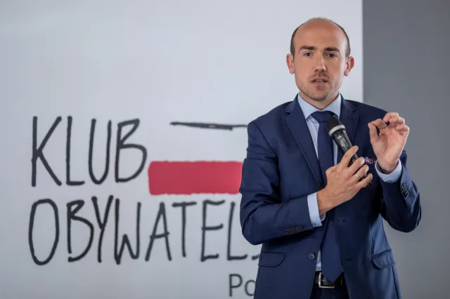 "UE musi postawić Polsce ultimatum". Dwóch senatorów PO odcina się od słów Borysa Budki w "Die Zeit"