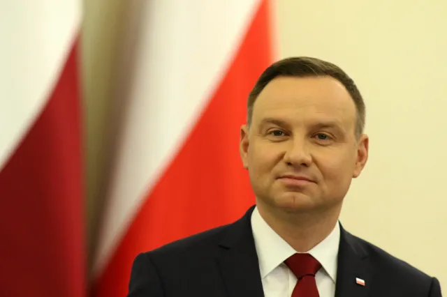 Prezydent w sprawie referendum konstytucyjnego chce zjednać sobie Solidarność