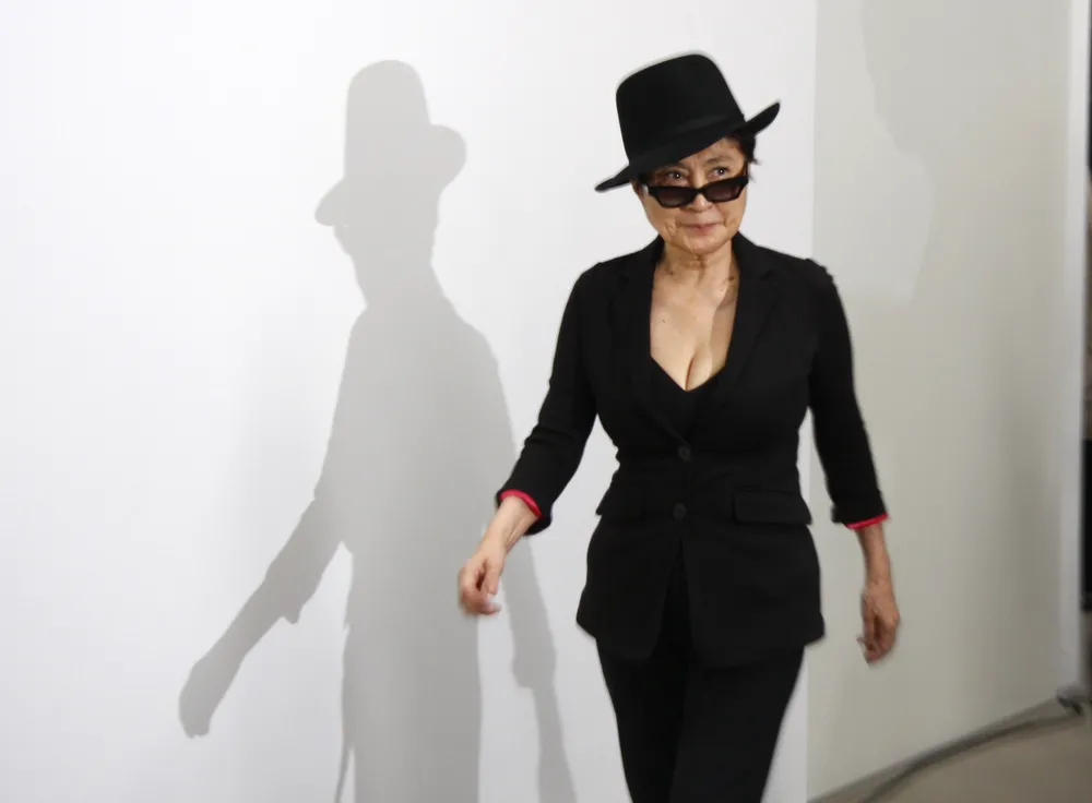 Spór o znak towarowy: Yoko Ono kontra polski producent lemoniady