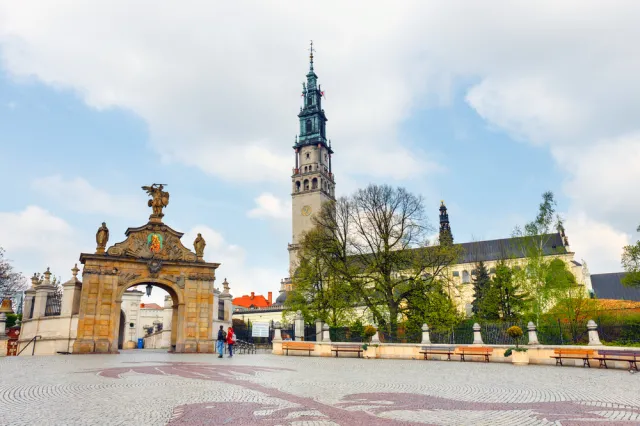 Pieniądze koncertowo wyrzucone w błoto, czyli ile TVP wydała na koncert na Jasnej Górze