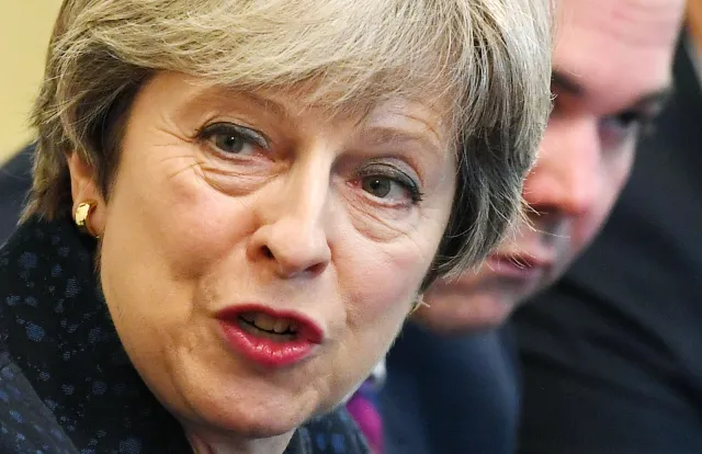Theresa May apeluje: Nie stawiajcie mnie pod ścianą