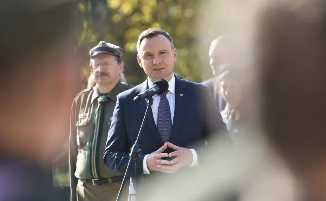 Przygotowania do referendum konstytucyjnego: PiS opuściło prezydenta?