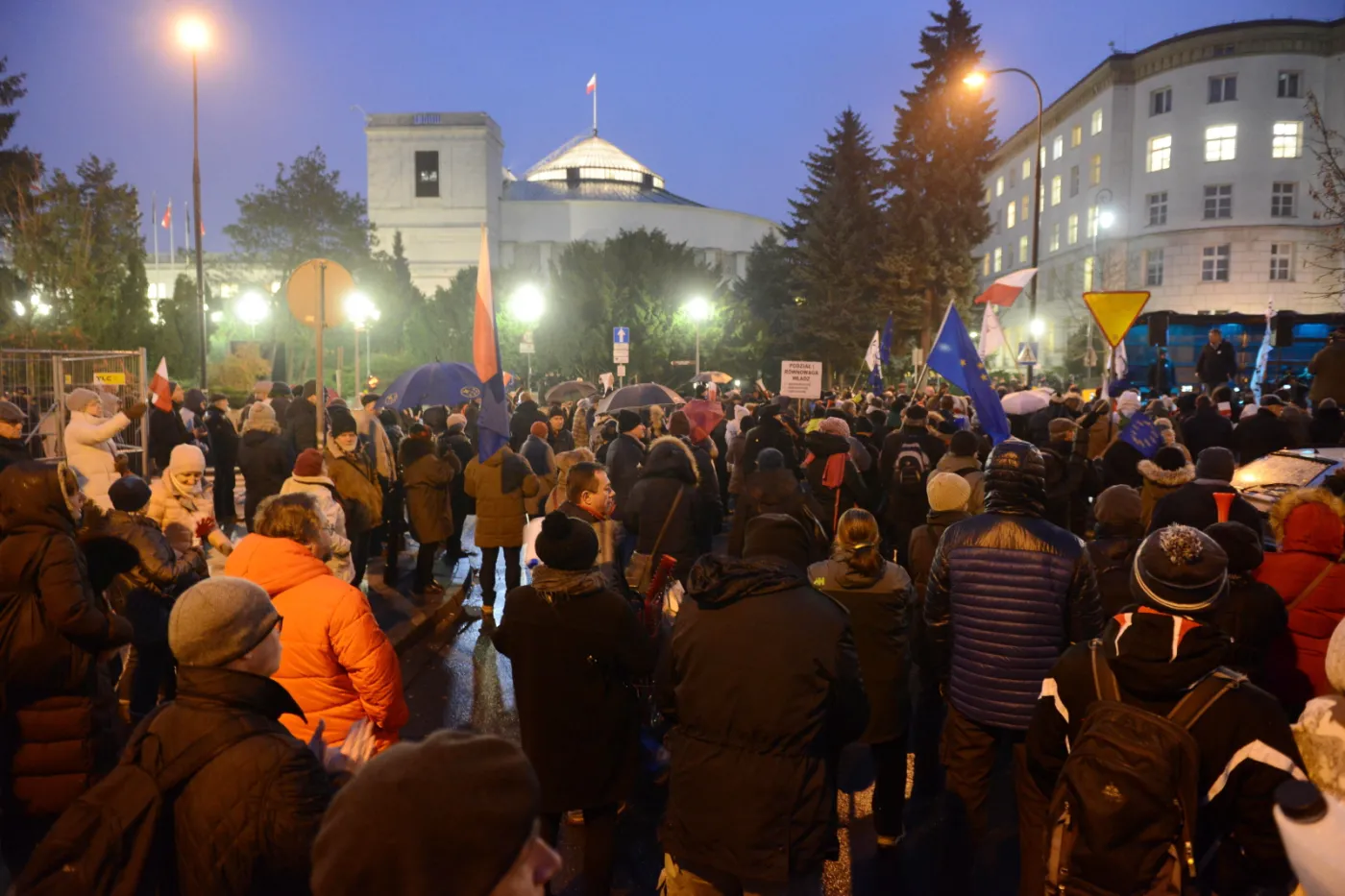 3184929-protest3.jpg