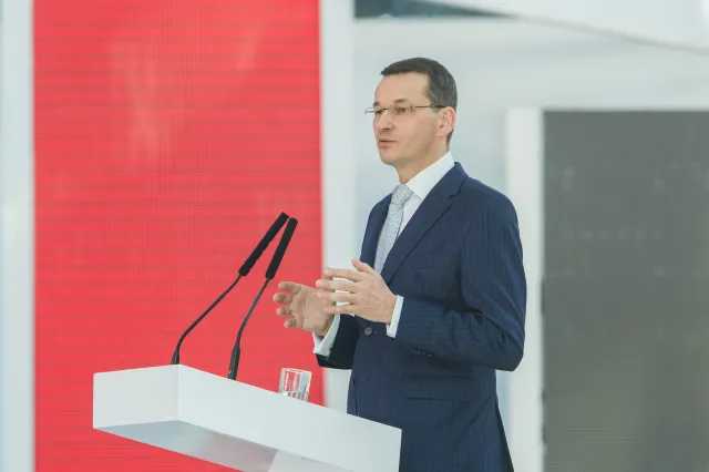 30 tys. kwoty wolnej od podatków dla posłów? Morawiecki: Wykonują bardzo ciężką pracę