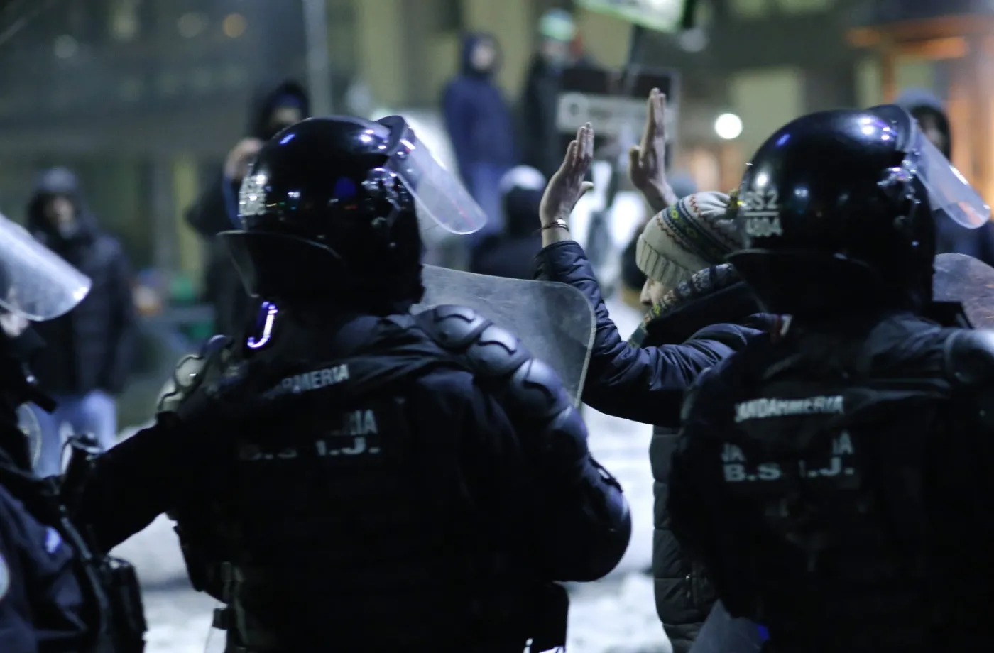 Na ulicach Bukaresztu wrze. Rumuni muszą walczyć przede wszystkim z własną mentalnością