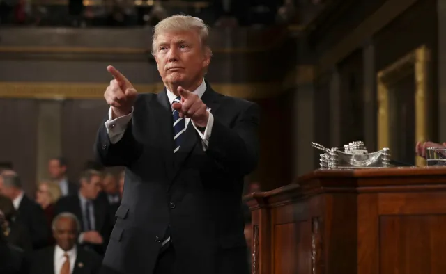 Trump zabierze cywilom i dosypie generałom
