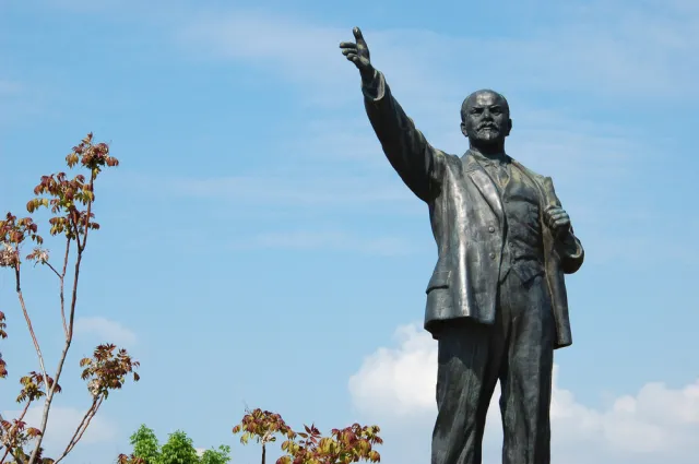 Lenin: Ślusarz, który rozmontował imperium