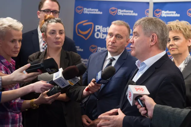 Schetyna o 500 plus: Wzmocnimy program i rozszerzymy wsparcie na pierwsze dziecko