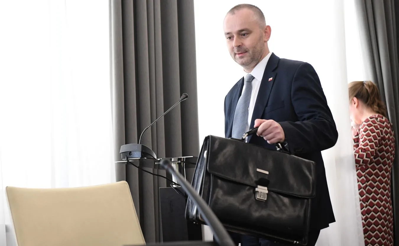 Dyskusja w Senacie nt. referendum odbędzie się w nocy? Mucha: To mało prawdopodobne