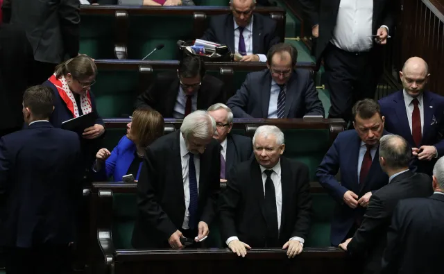Czas na finał rekonstrukcyjnego serialu: Kto zostaje, a kto odchodzi?