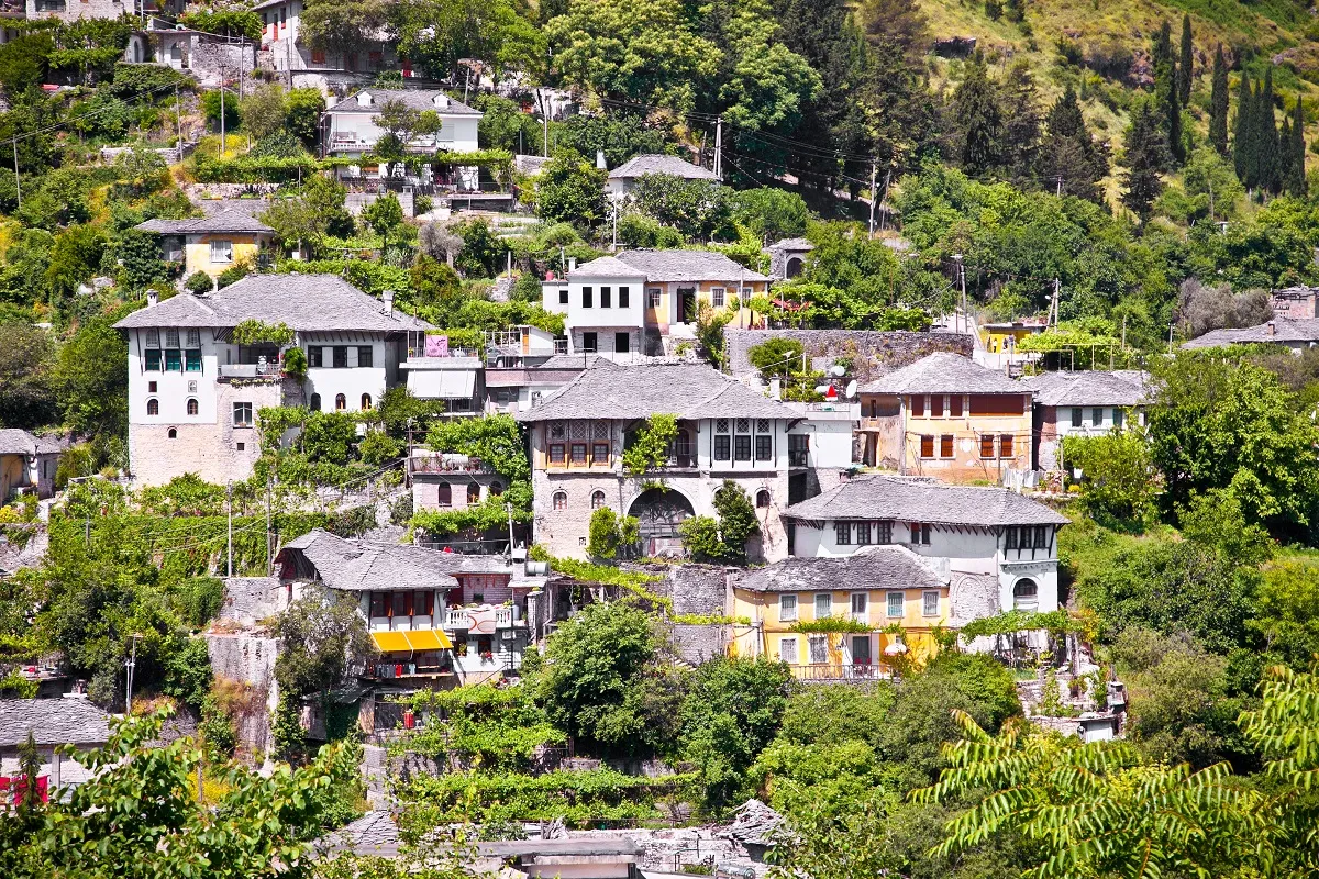3324677-gjirokastra.jpg