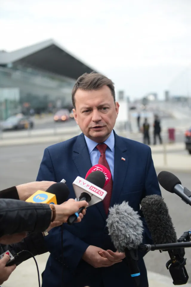 Błaszczak: Połączenie wyborów samorządowych z referendum skomplikowałoby głosowanie