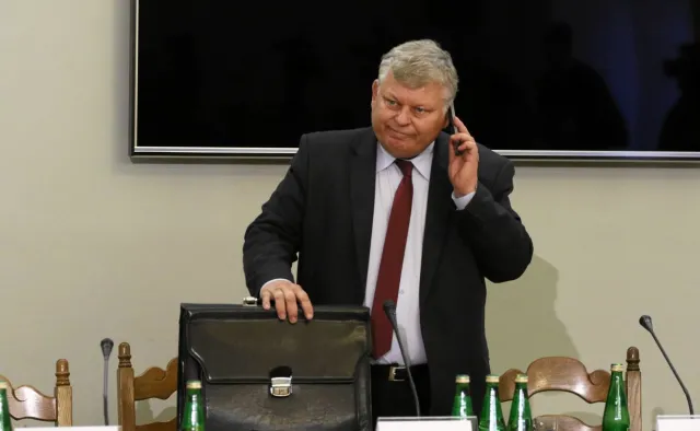 Suski: Służby powinny być rozwiązane i budowane od nowa