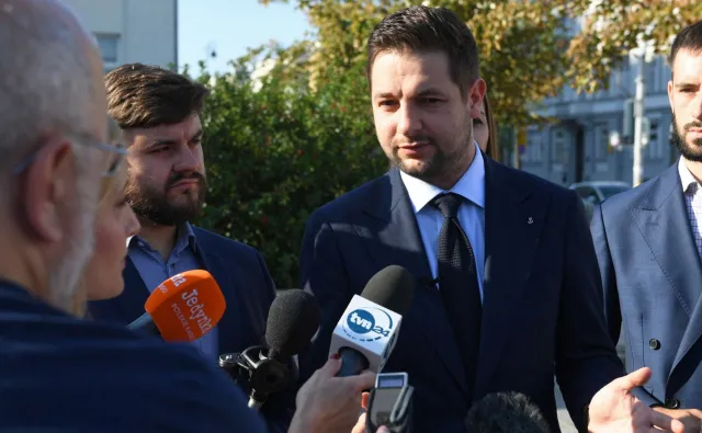 Trzaskowski: To nie nasz problem, że Jaki nie potrafi tłumaczyć swoich propozycji
