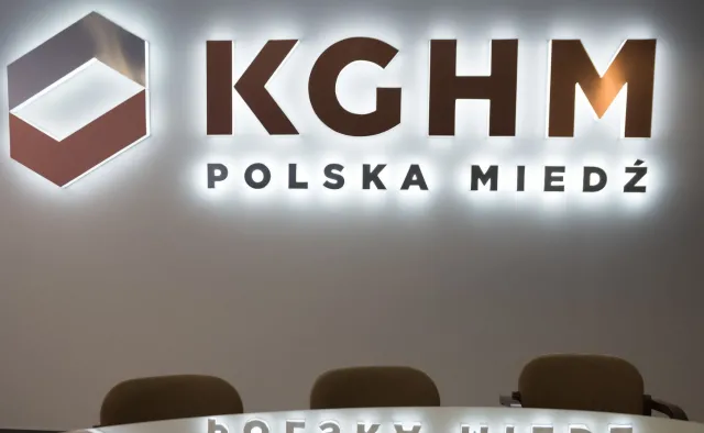 Dymisja szefa huty miedzi za imprezę firmową, która nawiązywała do katastrofy smoleńskiej