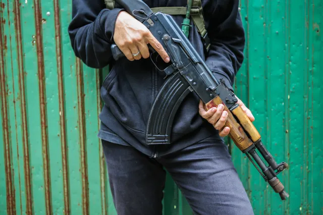Dwie różne filozofie walki z terroryzmem