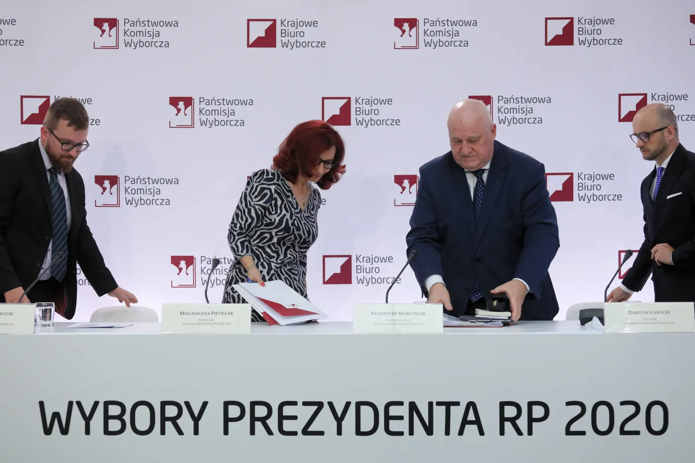 PKW: Frekwencja na godz. 12 wyższa niż w I turze