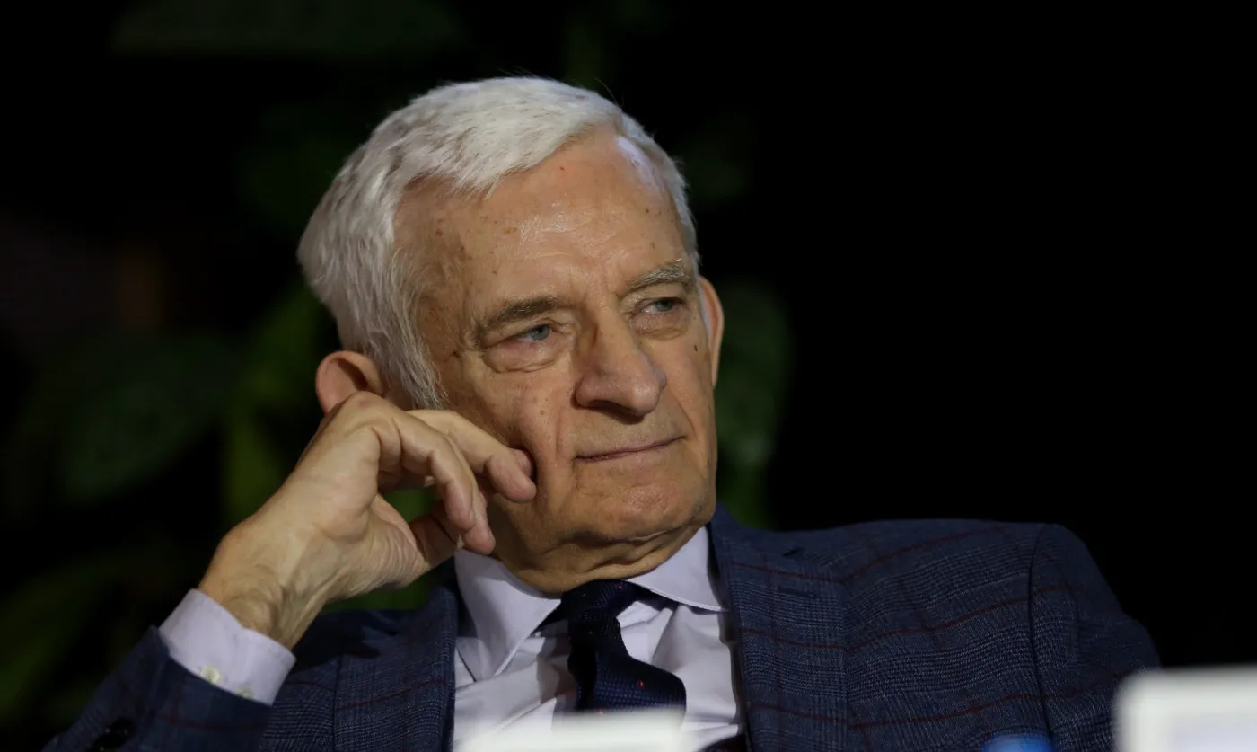 Jerzy Buzek, były premier i były szef PE, europarlamentarzysta