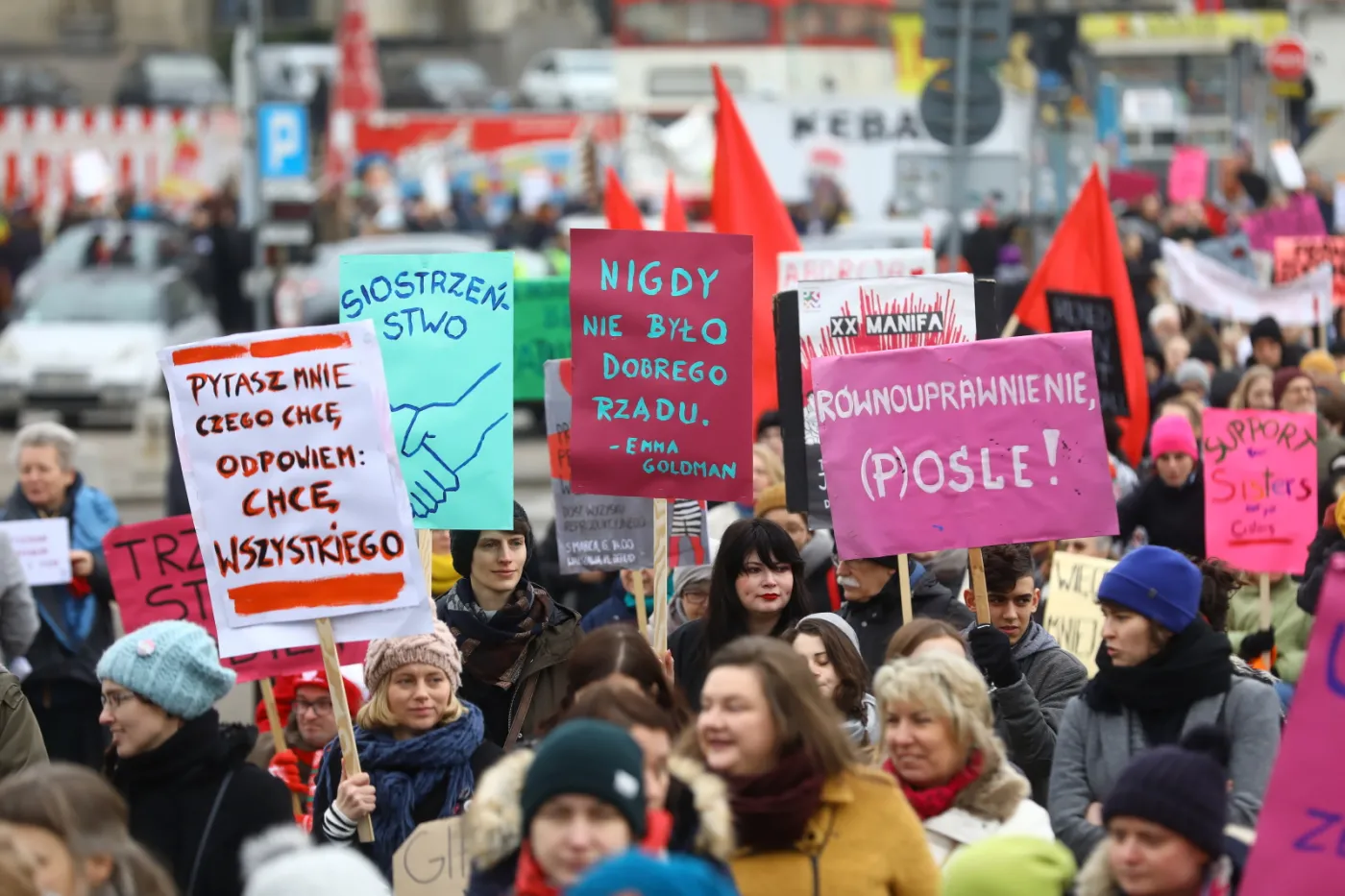 "To my jesteśmy rewolucją". Manifa przeszła ulicami Warszawy