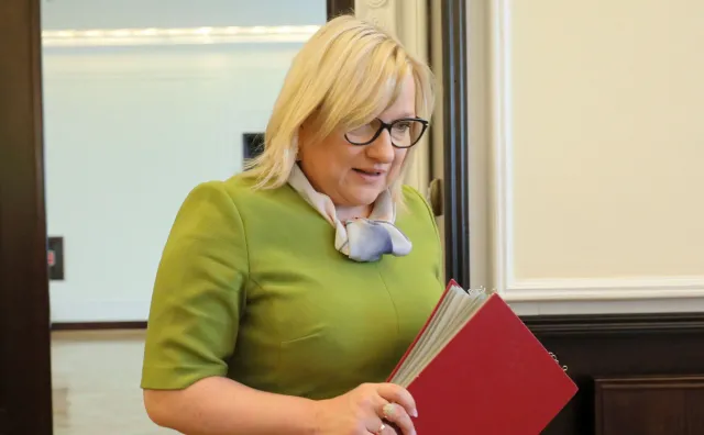Kempa: Broniarz to "karierowicz", któremu na sercu leży polityka a nie dobro dzieci